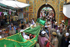 Golden thread embroidery chadar — Ajmer Sharif Dargah