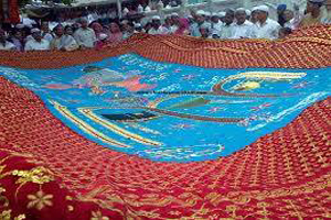 Mazar size ghilaf poshi chadar — Ajmer Sharif