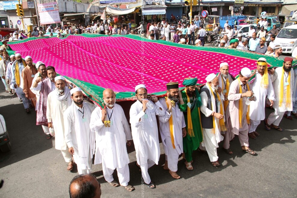 Pearl and silver wire chadar for Khwaja Gharib Nawaz