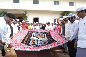 Handcrafted embroidered chadar — Ajmer Sharif Dargah offering