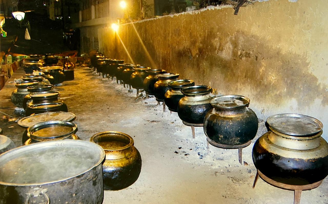 Chishtiya Sufi Foundation langar service at Ajmer Sharif