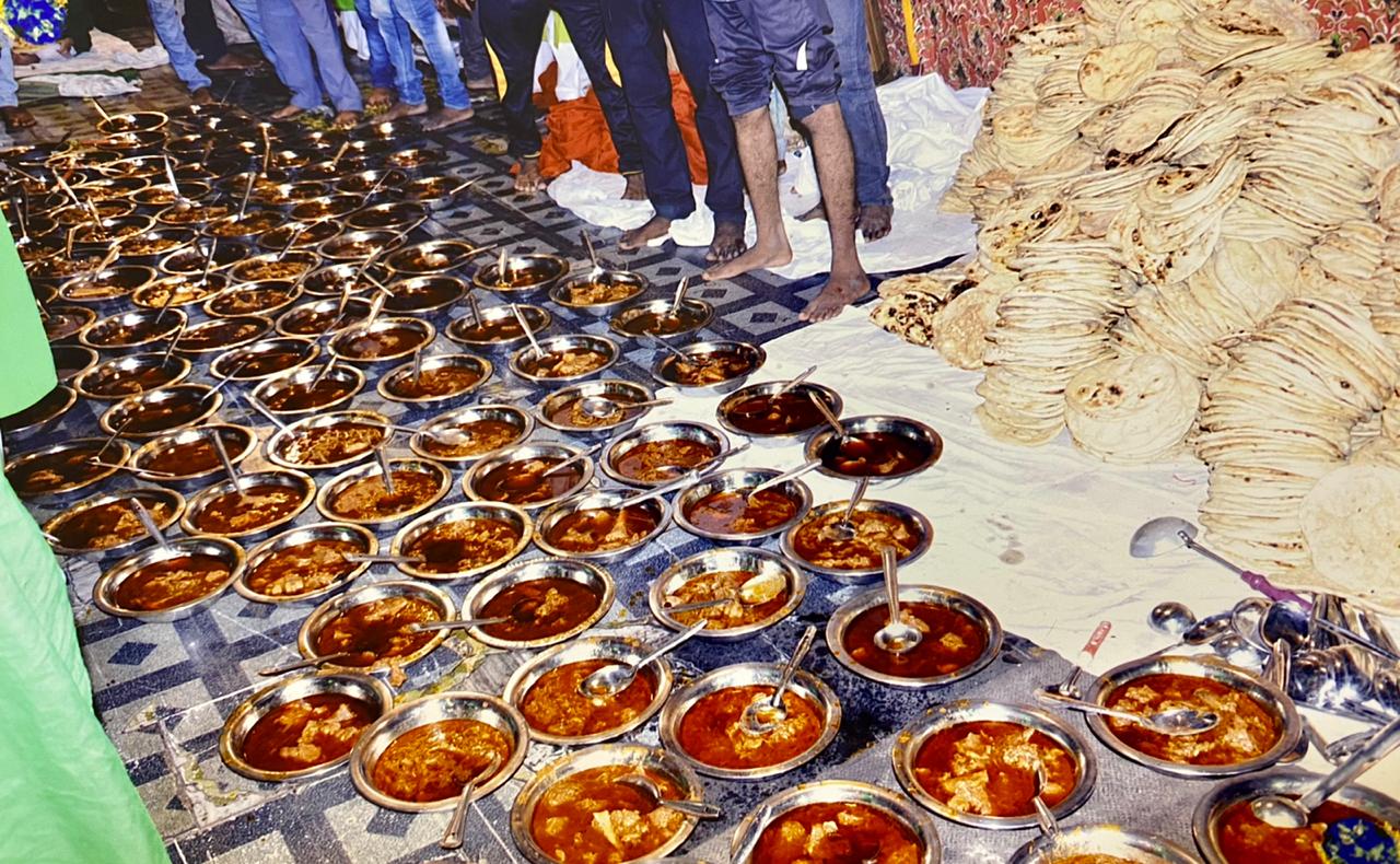 Chishtiya Sufi Foundation langar service at Ajmer Sharif